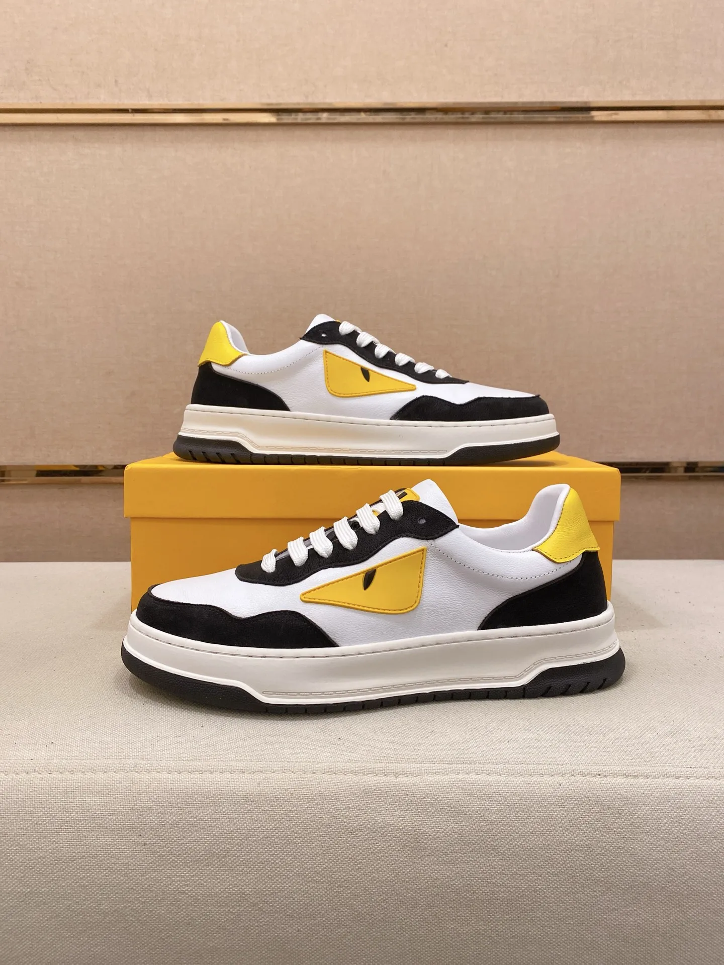 Factory price 380💰 (fendi) New style 👊🏻 upper 🇮🇹 imported cowhide fabric 🇩🇪 lining imported sheepskin lining. The original outsole is molded to highlight the identity of every man, and the upper foot is elegant and stable🚶🏻🚶🏻The high-end custom counters reproduce the original version📯No matter the wind or rain, the shoe last remains unchanged and can withstand the verification of time🔍️,🔵 Size: 38-44